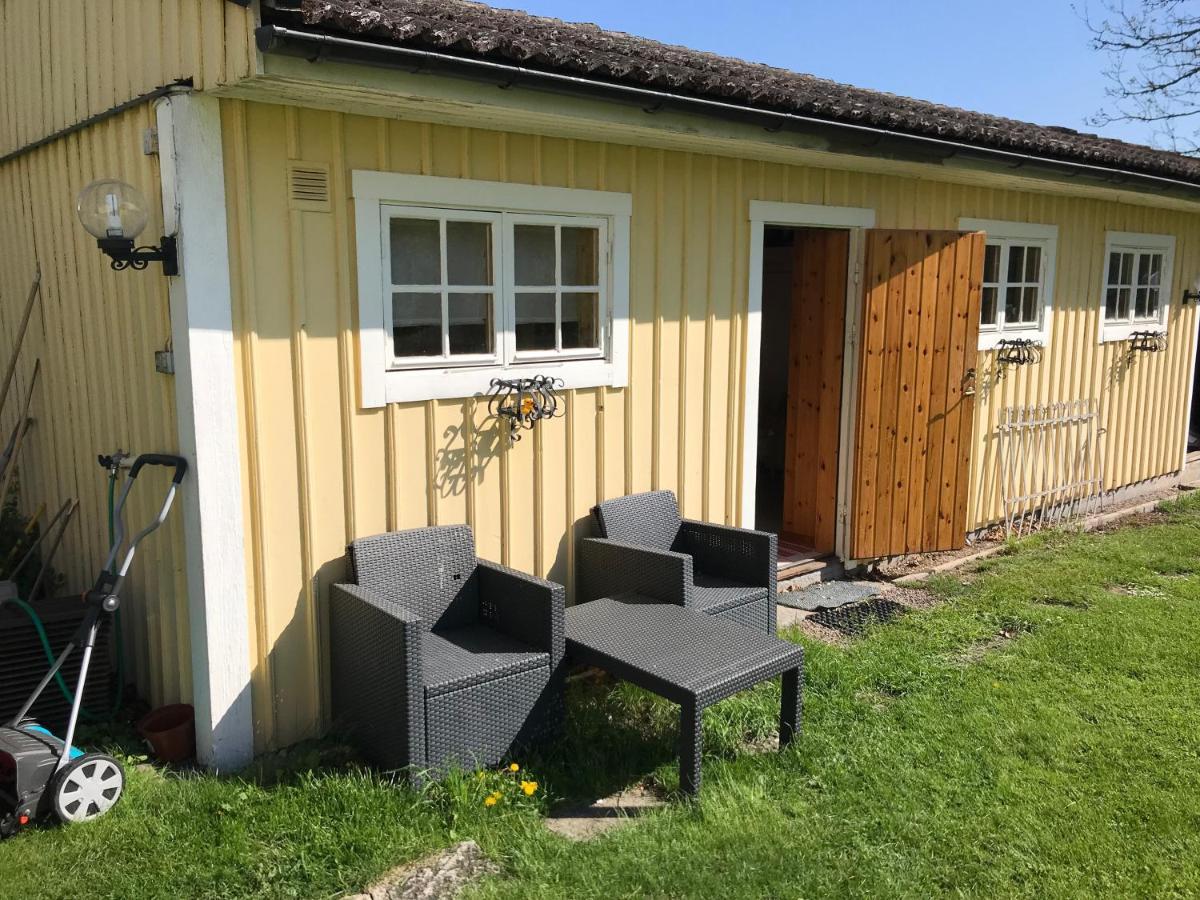 Gaeststuga I Loefsaeng Hajstorp Töreboda 외부 사진