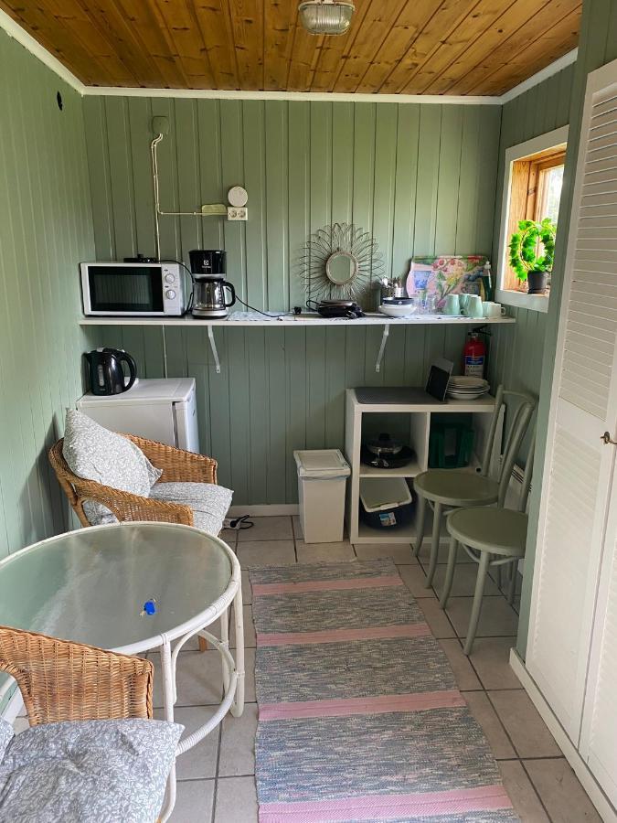 Gaeststuga I Loefsaeng Hajstorp Töreboda 외부 사진