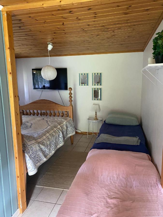 Gaeststuga I Loefsaeng Hajstorp Töreboda 외부 사진
